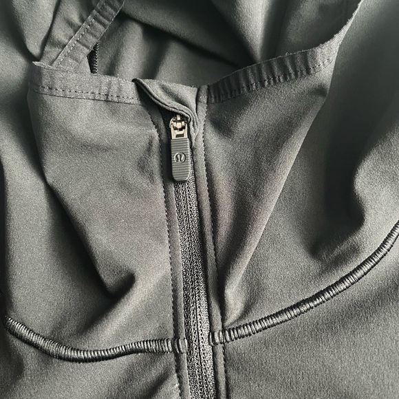 Lululemon Athletica Mist Over Windbreaker Jacket in Black - Picture 3 of 7